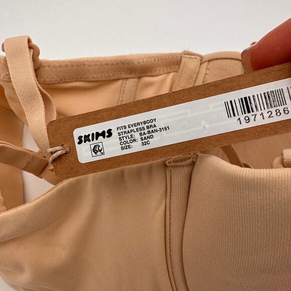 Skims Fits Everybody Strapless Bra Sand NWT Size 32C - Picture 3 of 5